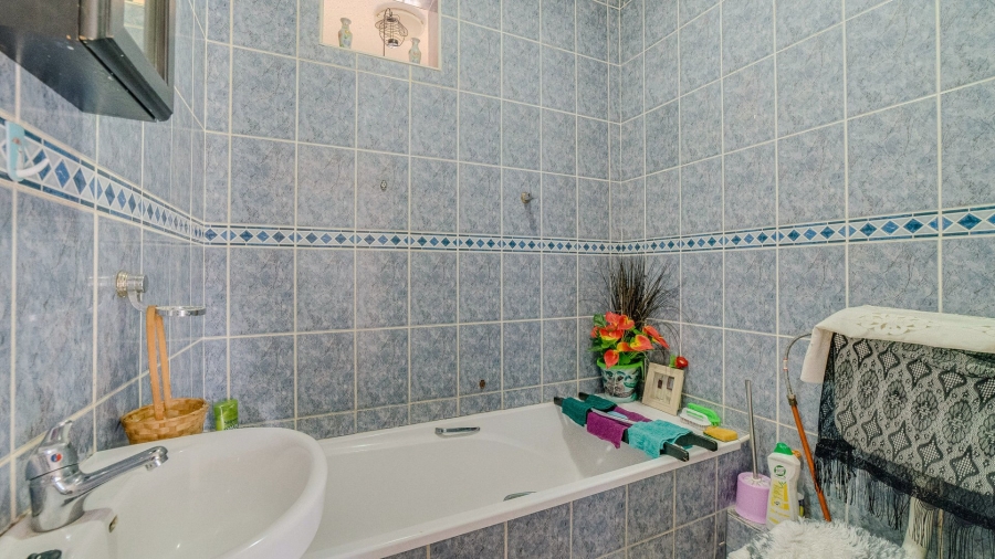 2 Bedroom Property for Sale in Algoa Park Eastern Cape